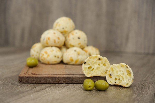 PAN DE QUESO Y ACEITUNAS